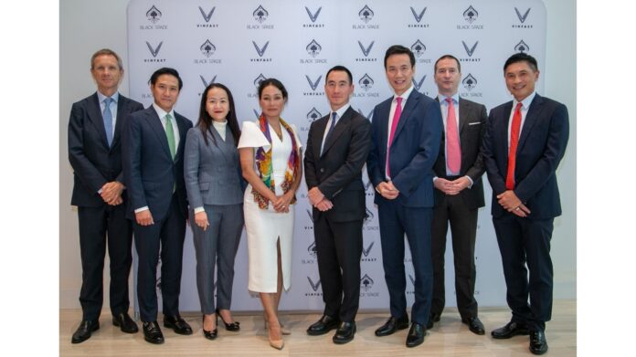 Representatives of Vingroup, VinFast and Black Spade at the Signing Ceremony