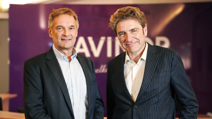 Abraham Foss, CEO of Avinor (left), and André Rogaczewski, CEO of Netcompany (right).