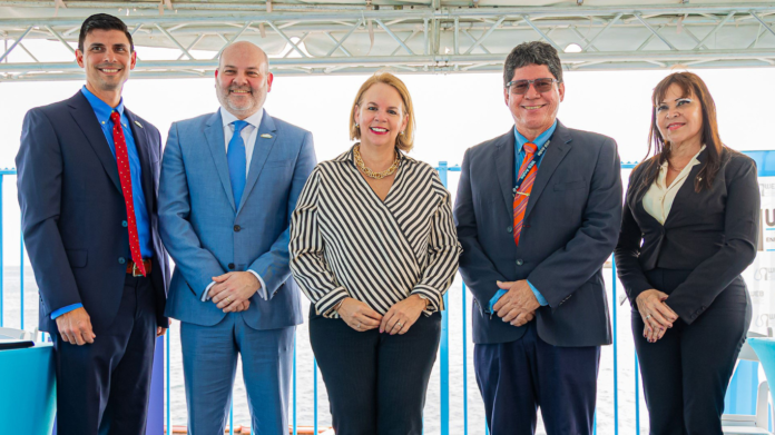 From left to right Chad Schafer, SSWG CFO, Henry Charrabé, SSWG CEO, Evelyna C. Wever-Croes, Prime Minister of Aruba, Alfredo A. Koolman, WEB CEO, Lucia A. Werleman,
